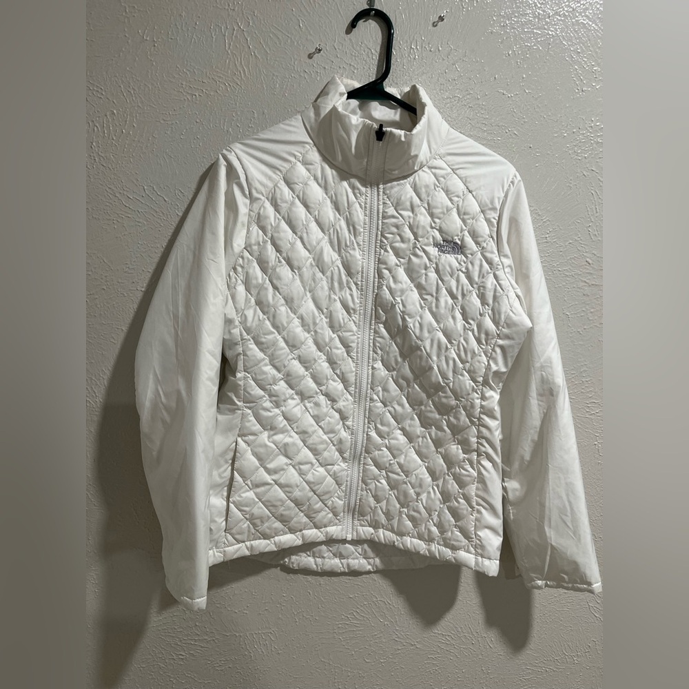 The North Face THERMOBALL Jacket Women's White Quilted Jacket Size Medium